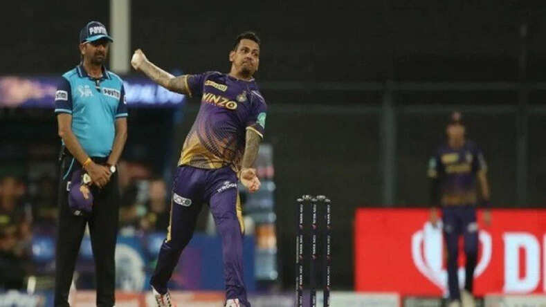 IPL में 150 विकेट लेने वाले पहले विदेशी स्पिनर और यह कारनामा करने वाले नौवें गेंदबाज बने सुनील नरेन
