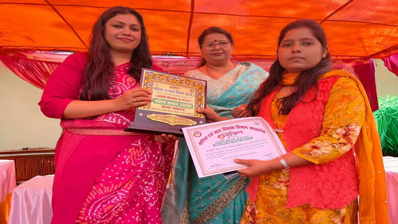  हिना नाज़: व्हीलचेयर से नेतृत्व तक, महिला सशक्तिकरण की अनसुनी कहानी