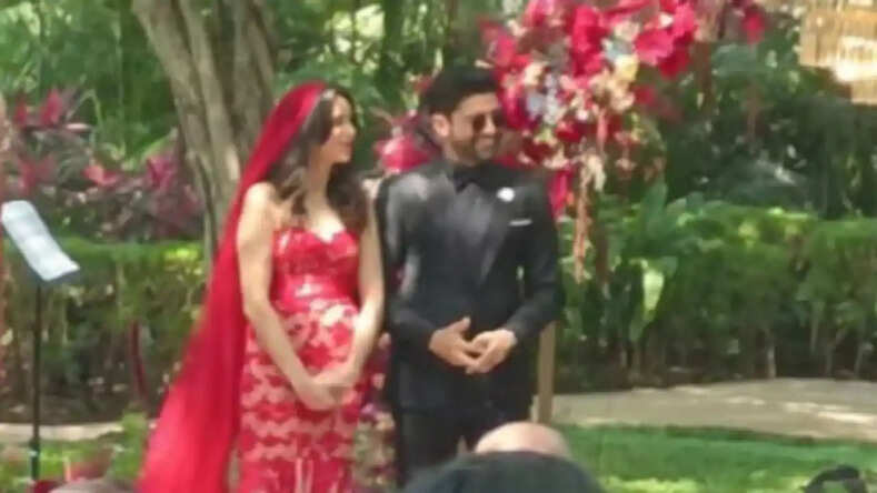 Farhan Shibani Wedding Picture: फरहान-शिबानी की शादी की पहली photo आई सामने,देखे