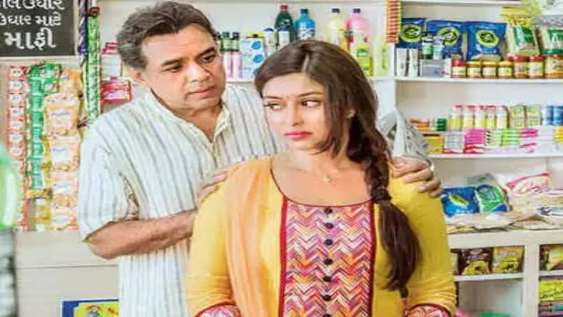 Payal Ghosh who worked with Paresh Rawal in 'Patel Ki Punjabi Shaadi' comes out in support of the actor amidst the 'Hera Pheri 3' controversy with Akshay Kumar