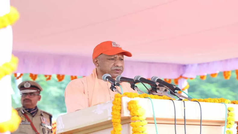 कानून-व्यवस्था और अपराध पर जीरो टॉलरेंस की नीति जारी, भ्रष्टाचार के खिलाफ सख्त है प्रदेश सरकार : सीएम योगी