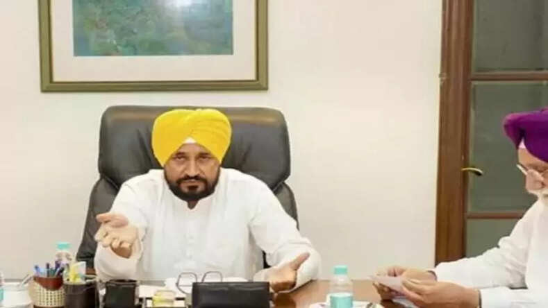 मुख्यमंत्री चन्नी सरकार ने शुरू की नए DGP की तलाश UPSC को भेजे 10 IPS अधिकारियों के नाम