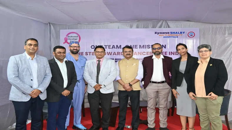  इलाज के साथ विश्वास: कैंसर के खिलाफ समर्पित कदम