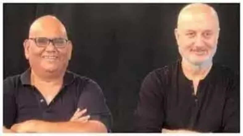  अनुपम खेर ने अपने ट्विटर पर सतीश कौशिक की पत्नी शशि कौशिक का पोस्ट किया शेयर, प्रधानमंत्री की सांत्वना से मिली शक्ति 