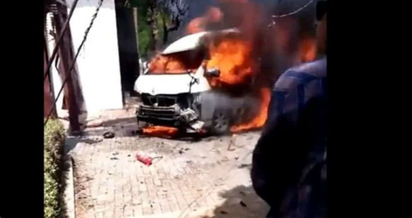 पाकिस्तान की कराची यूनिवर्सिटी में एक वैन में हुआ भीषण विस्फोट, जानिए...