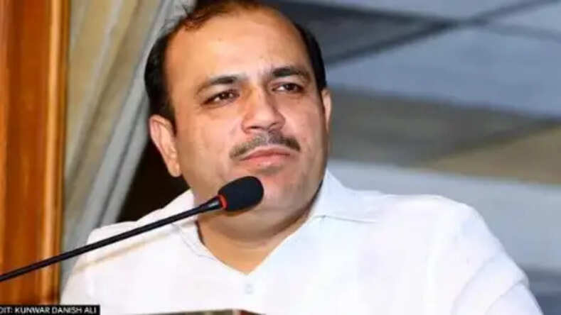 सांसद दानिश अली को मायावती ने BSP से निकाला