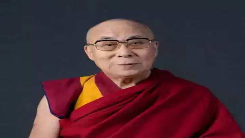 तिब्बत के आध्यात्मिक नेता दलाई लामा सिक्किम और पश्चिम बंगाल की यात्रा के लिए हुए रवाना