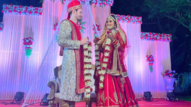 अमेरिकन छोरे को दिल दे बैठी MP की छोरी, कुछ इस अंदाज में की शादी कि देखने वाले हैरान..