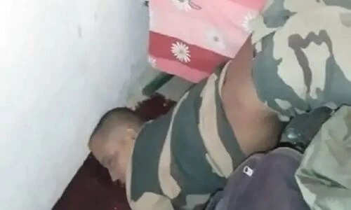  कांकेर में अपनी सर्विस राइफल से खुद को गोली मारकर BSF के जवान ने कर ली आत्महत्या