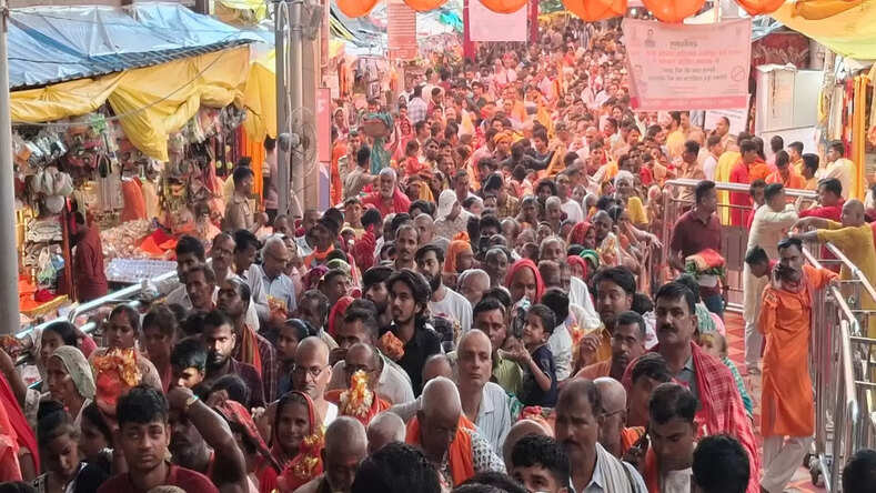 UP News: योगी सरकार ने नवरात्र को बनाया आस्था और विकास का संगम