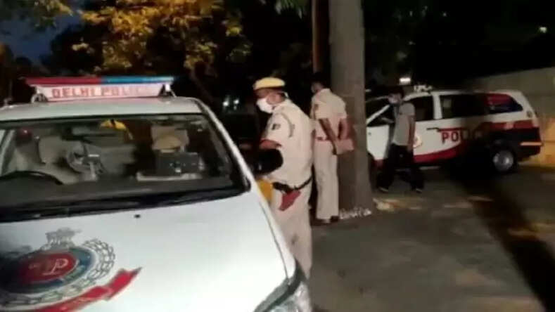 NewsClick से जुड़े कई पत्रकारों के घरों पर दिल्ली पुलिस ने मारा छापा, बचाव में उतरी कांग्रेस