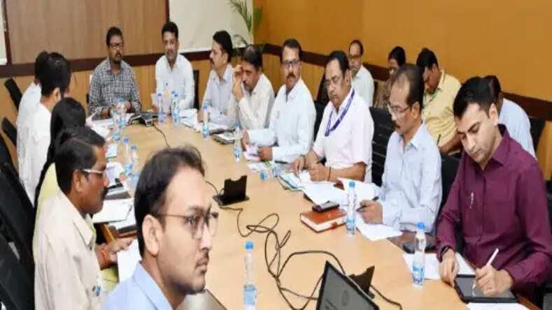 CG News:&nbsp;बस्तर संभाग के प्रवासी परिवारों की वापसी और पुनर्वास हेतु सरकार करेगी विशेष योजना तैयार