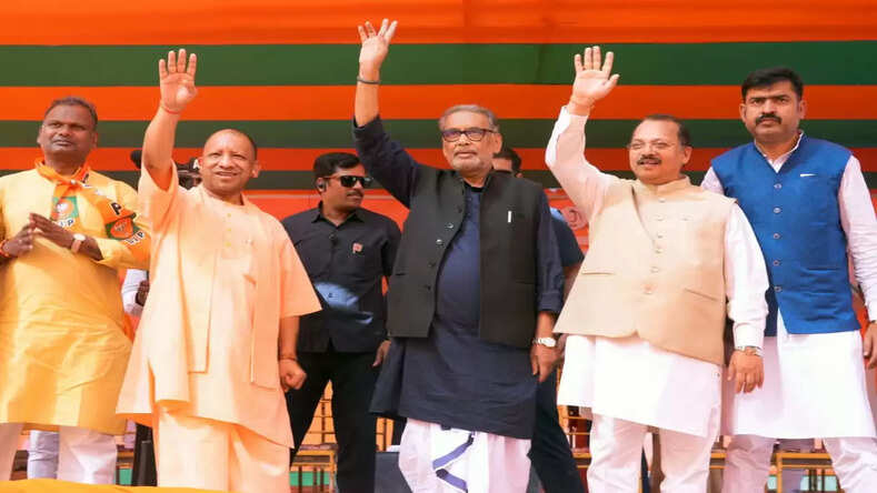  रोजगार के साथ ही पंच गारंटी (आवास, बिजली, राशन, स्वास्थ्य, पानी) दे रही एनडीए : सीएम योगी