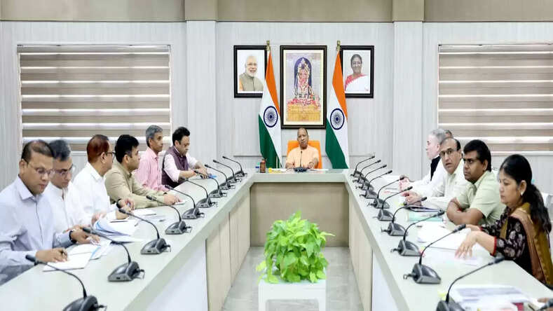 दीपोत्सव 2025 को अविस्मरणीय बनाने के लिए युद्धस्तर पर जुटी योगी सरकार