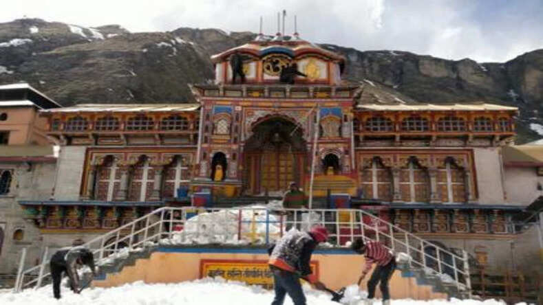 उत्तराखंड सरकार ने किया एलान- कि चार धामों को जाने वाले तीर्थयात्रियों के लिए सरकार डेली लिमिट लगाएगी 