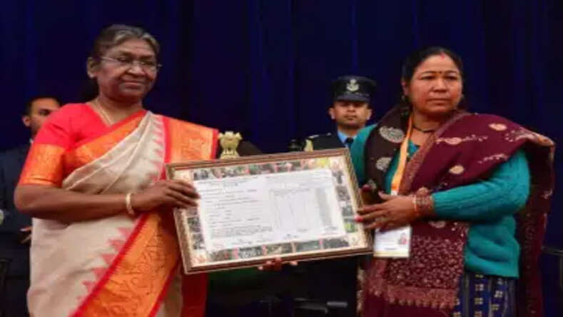 Lucknow News: राष्ट्रपति द्रौपदी मुर्मू ने कहा, सरकार चाहती है कि कोई भी समाज पीछे न रहे 