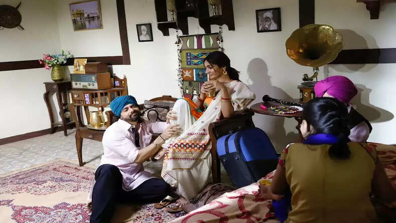 'बैंड ऑफ महाराजा' की प्रमुख अभिनेत्री अलंकृता सहाय ने&nbsp;शूटिंग की तस्वीरों से कुछ बीटीएस क्षण और अपने अनदेखे अवतार को किया&nbsp;साझा