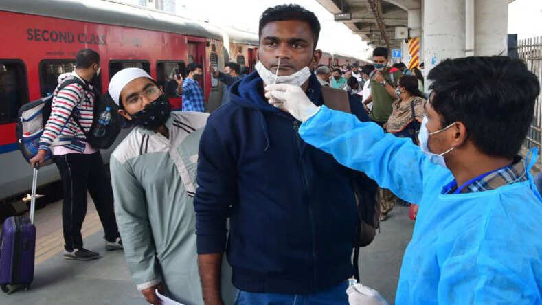 Coronavirus Cases Today in India: देश में पिछले 24 घंटों में कोरोना के 5476 केस दर्ज, 158 लोगों की मौत