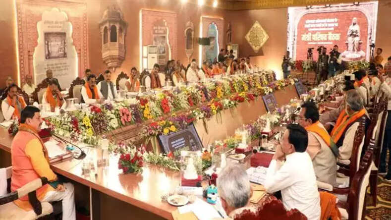 परिवार और समाज के हित में 19 धार्मिक नगरों व ग्राम पंचायतों में पूर्ण शराबबंदी : डॉ. मोहन यादव