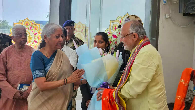 निर्मला सीतारमण का भव्य स्वागत