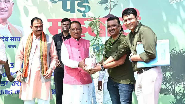 CM विष्णु देव साय ने ‘‘एक पेड़ महतारी के नाम’’ महाभियान का किया शुभारंभ, आम नगारिकों से की यह खास अपील