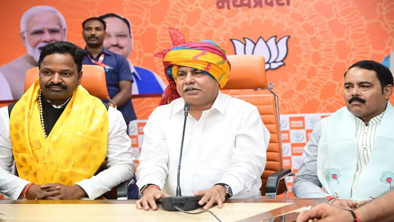  MP News: दीनदयाल जी और डॉ. मुखर्जी के बताए मार्ग पर चलकर पार्टी को आगे बढ़ाएं कार्यकर्ता : हेमंत खण्डेलवाल