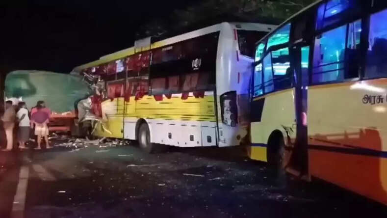 Tamil Nadu News: मदुरन्थकम में भीषण सड़क हादसा, 2 बसों और लॉरी की टक्कर में 4 की मौत 20 लोग घायल
