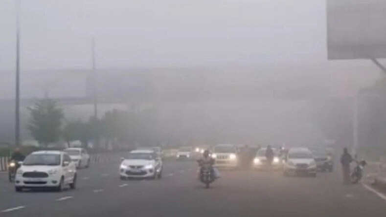 Yamuna Expressway: यमुना एक्सप्रेस वे पर घटाई गई वाहनों की रफ़्तार, जानें अब कितनी गति से चलेंगे वाहन