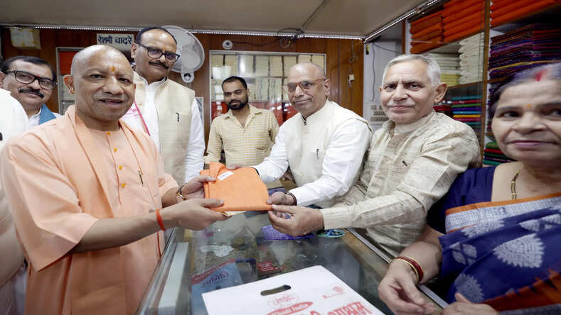  बापू का चरखा स्वावलंबन का आधार, ओडीओपी उसी स्वदेशी भाव से &lsquo;लोकल को ग्लोबल&rsquo; बनाने का अभियान : सीएम