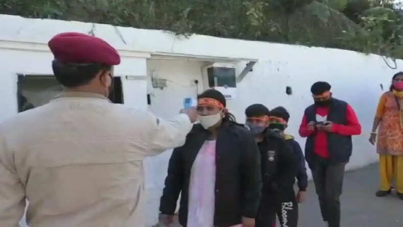 कोरोना: वैष्णो देवी दर्शन के दर्शन के लिए Covid जांच रिपोर्ट दिखाना जरूरी