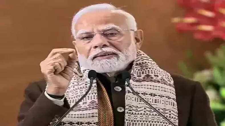 प्रधानमंत्री नरेन्द्र मोदी ने लॉन्च की एलआईसी 'बीमा सखी योजना', 10वीं पास महिलाओं पहले वर्ष मिलेंगे 7,000 रुपये प्रति माह