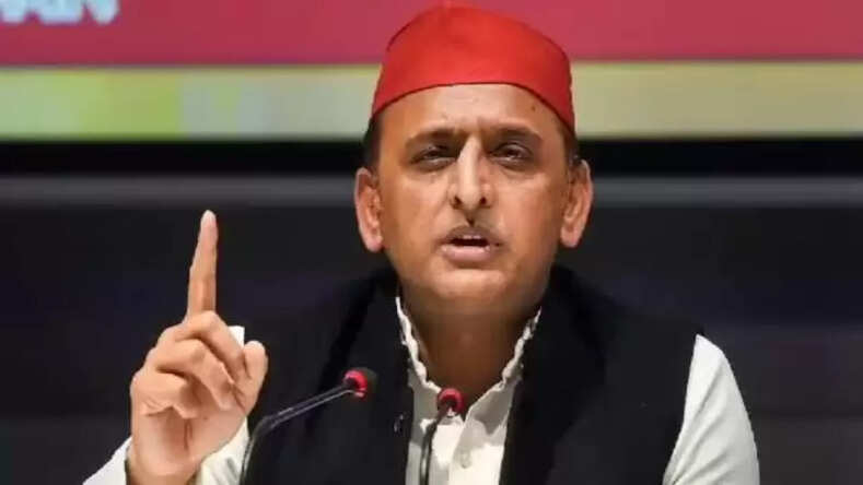 लखीमपुर हिंसा पर अखिलेश बोले- राज्य में कानून को टायरों से कुचला जा रहा
