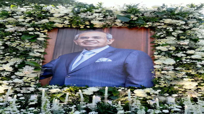  हिंदुजा परिवार और मित्रों ने जीपी हिंदुजा की स्मृति में आयोजित की प्रार्थना सभा