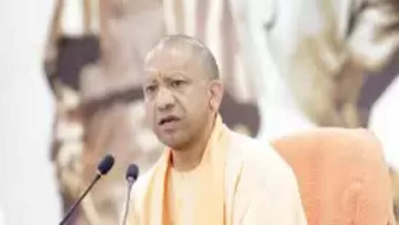 ग्राम सचिवालयों में आधार केंद्र खोलकर पंचायतों की आय वृद्धि और नागरिक सुविधा दोनों सुनिश्चित होंगी: मुख्यमंत्री