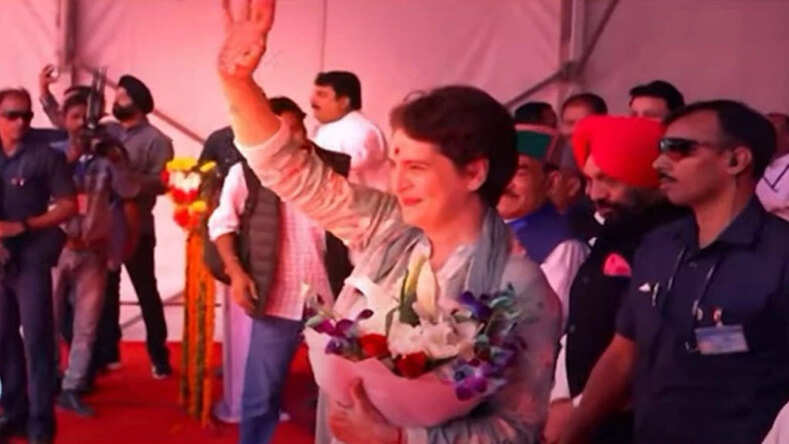 Bharat Jodo Yatra: भारत जोड़ो यात्रा में बोली प्रियंका गांधी, सत्य का कवच पहन कर चल रहे भाई.लोग पूछते है ठंड नहीं लगती
