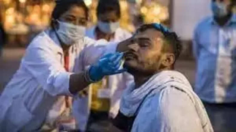 देश में पिछले 24 घंटों में कोरोना के 18 हजार से ज्यादा नए मामले आये सामने, 42 की मौत
