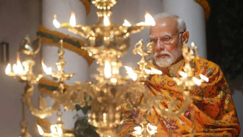 PM नरेन्द्र मोदी ने राम लला के प्राण प्रतिष्ठा के उपलक्ष्य में राम ज्योति जलाई