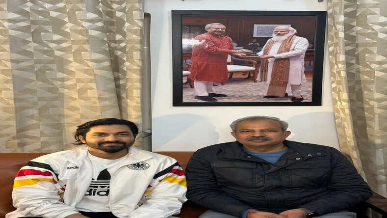 प्रशांत बजाज राजनीतिक बिरादरी में सबसे पसंदीदा हैं, आदेश गुप्ता, तीरथ सिंह रावत और मीनाक्षी लेखी जैसे नेताओं से है अच्छे संबंध!
