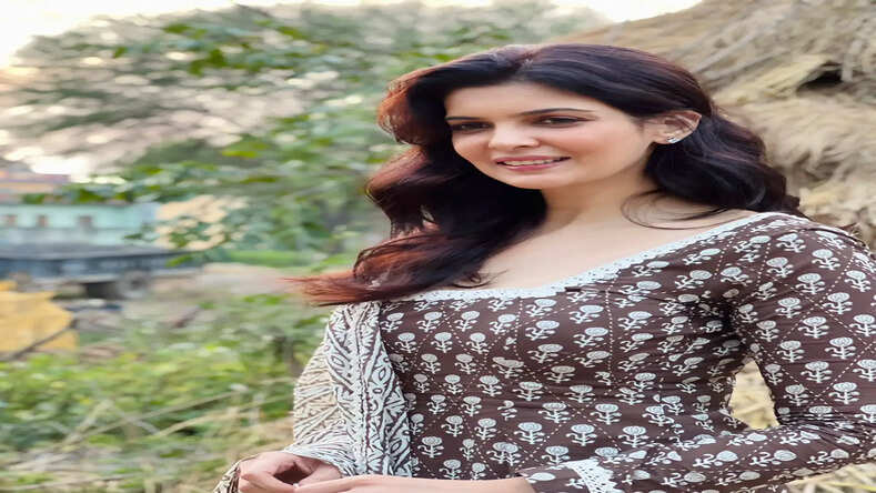 नई फिल्म 'जे पैसा बोलदा हुंदा' की रिलीज के बाद इहाना ढिल्लन को प्रशंसकों से अटूट समर्थन और सराहना मिल रही है!