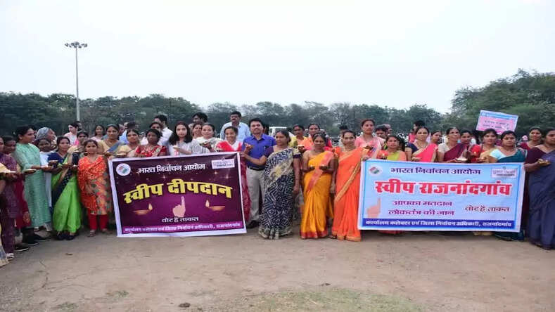 लोकसभा निर्वाचन 2024: जिले में बाईक रैली एवं स्वीप दीपदान कार्यक्रम का आयोजन कर 26 अप्रैल को मतदान करने का दिया गया संदेश