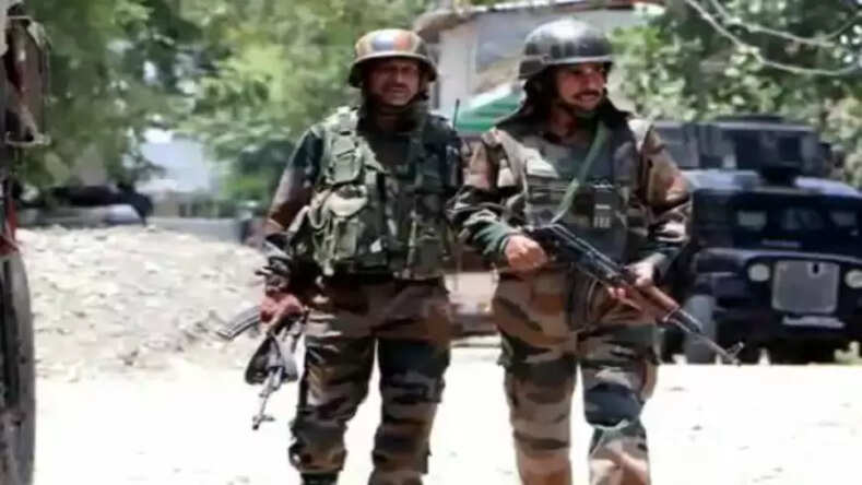 सेना ने लिया शहादत का बदला जम्मू कश्मीर के शोपियां, एनकाउंटर में ढेर किए 3 आंतकी
