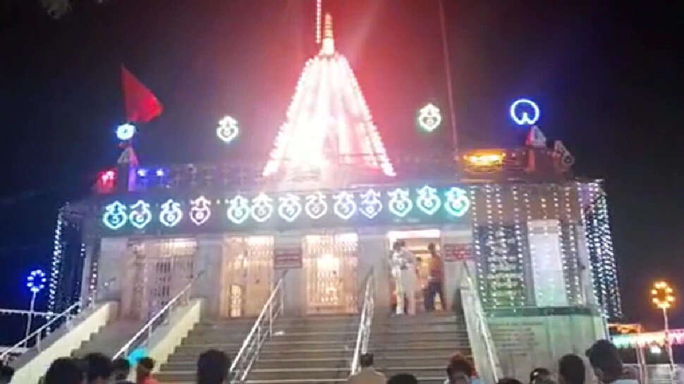 शारदीय नवरात्र आज से शुरू, जानें मैहर माता मंदिर का इतिहास, जहां मां ने भक्त को दिया था अमरता का वरदान
