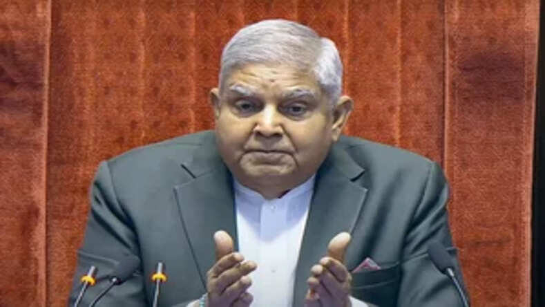 उपराष्ट्रपति जगदीप धनखड़ के अचानक इस्तीफे से विपक्षी दलों में कयासों और आकलनों का दौर शुरू