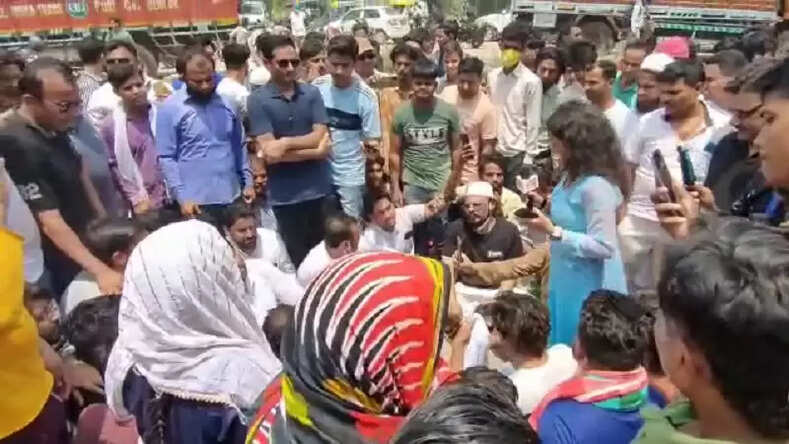 आम आदमी पार्टी के विधायक अमानतुल्लाह खान समेत पाँच लोगों को पुलिस ने किया गिरफ्तार,जानिए पूरा मामला   