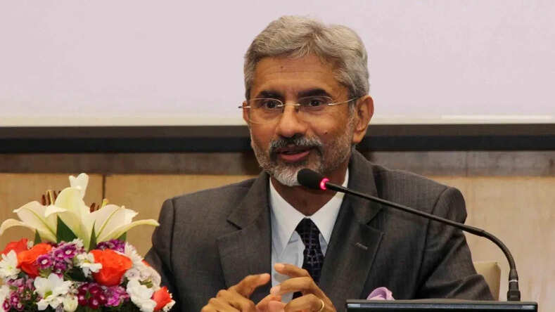MP News: विदेश मंत्री एस जयशंकर ने इंदौर में उठाया पान का लुत्फ