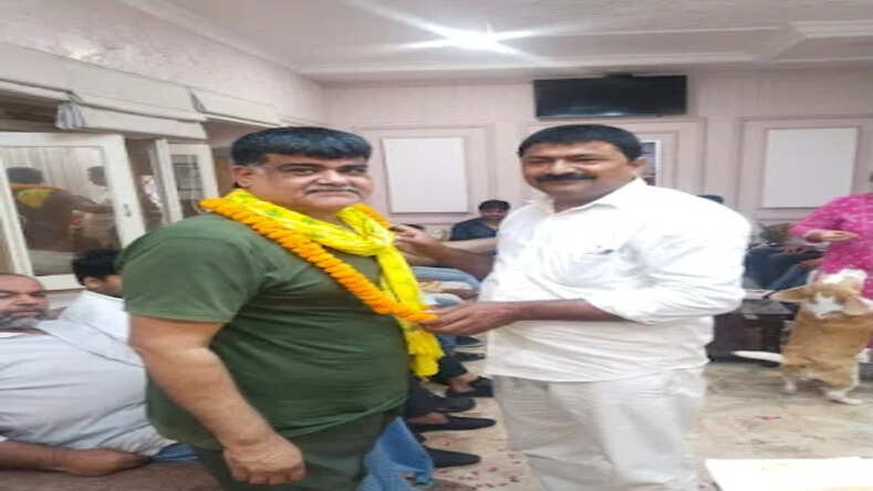 प्रयागराज में जवाहर पंडित हत्याकांड में सजा काट रहे बारा के पूर्व विधायक उदयभान करवरिया नैनी जेल से हुए रिहा
