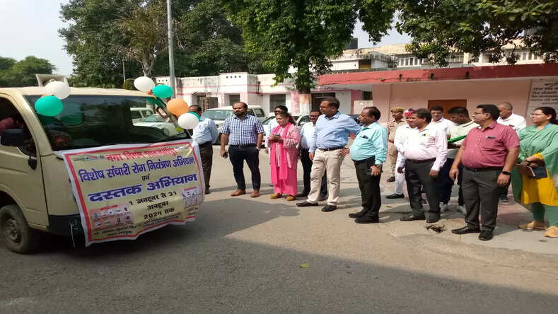 Shahjahanpur News: जल जनित बीमारियों की रोकथाम के लिए लोगों को खुद सजग रहने की आवश्यकता है: जिलाधिकारी