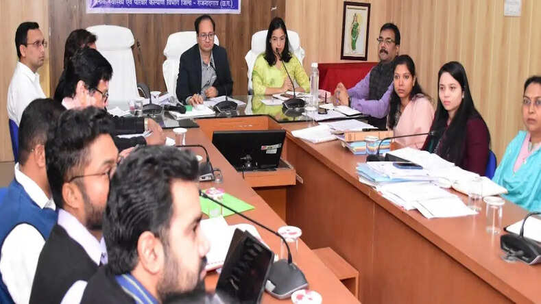 CG News: 21 दिसम्बर को किसान सम्मेलन, 23 को महतारी वंदन एवं नगर पालिक निगम का शिविर होगा आयोजित