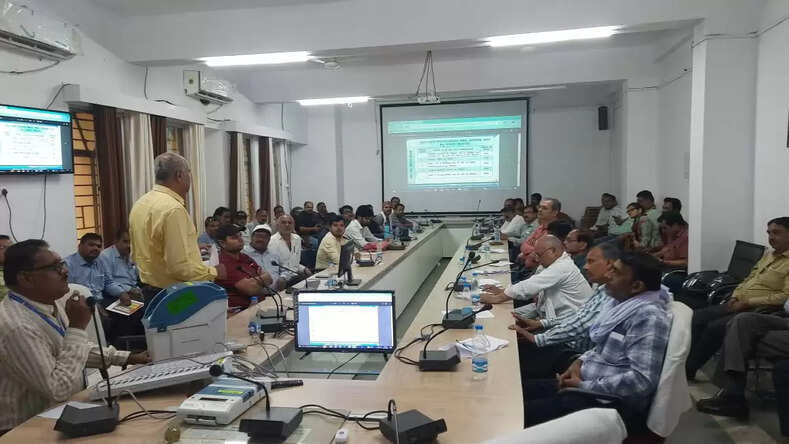 18 अप्रैल को शासकीय पालीटेक्निक कालेज उमरिया में मतदान दलों को सामग्री वितरण किया जाएगा
