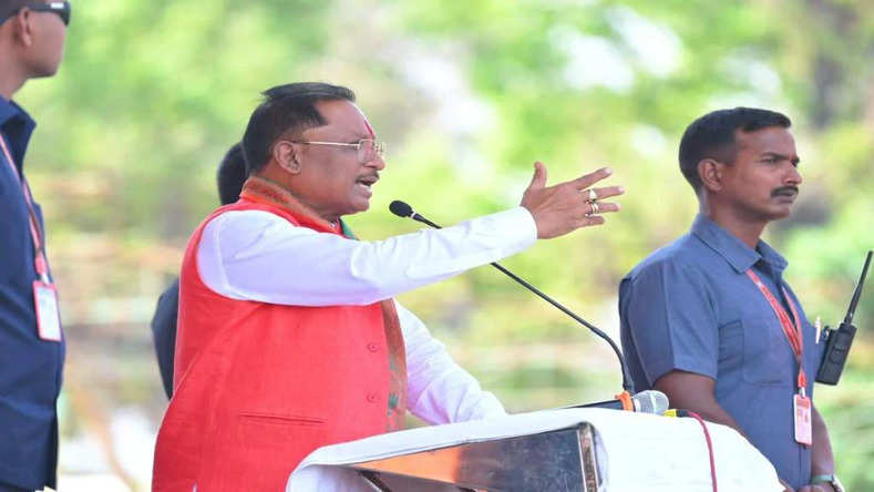 Chhattisgarh News: सीएम साय ने दंतेवाड़ा में चुनाव की भरी हुंकार, कांग्रेस को बताया डूबती...